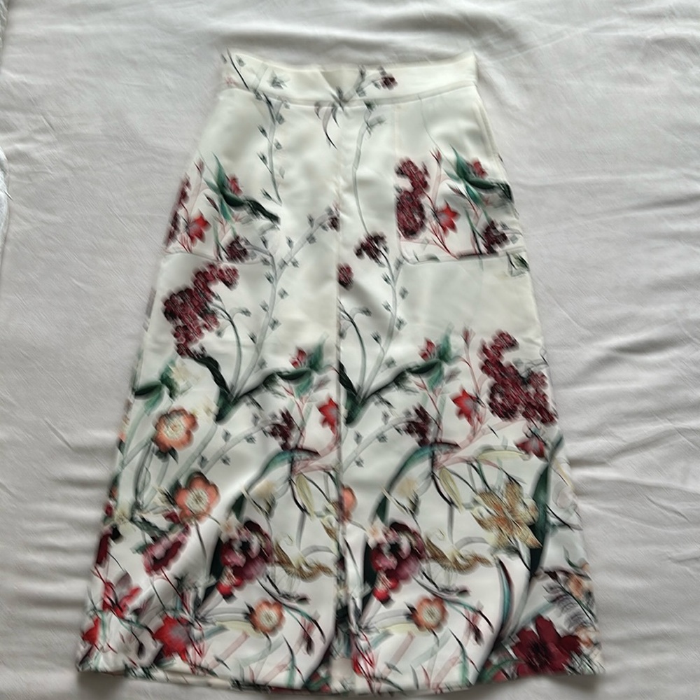 Zara Women’s Floral Skirt